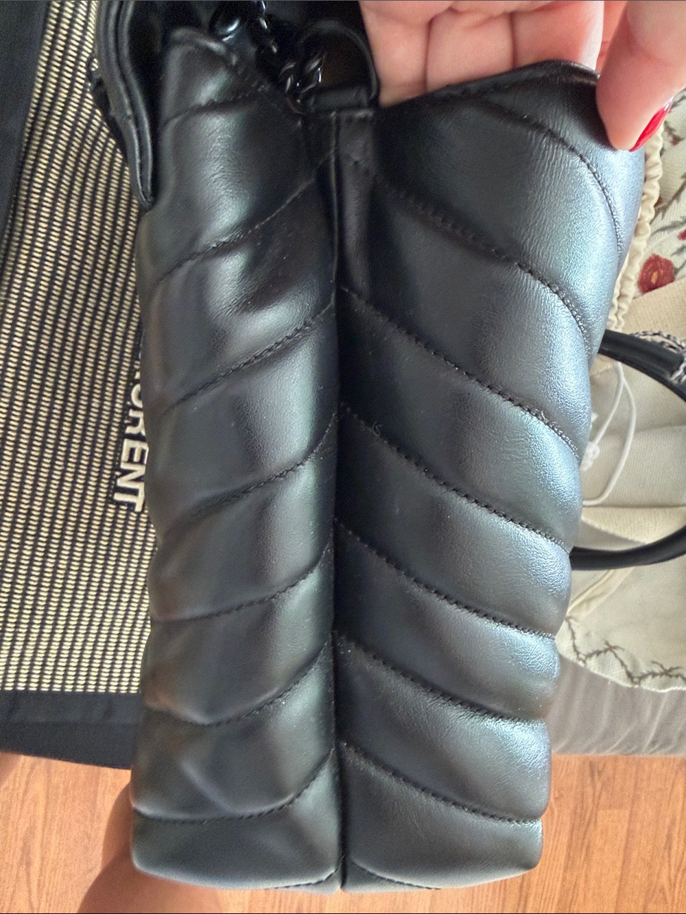 Saint Laurent Black Quilted Leather Shoulder Bag with Matte Logo - Picture 11 of 14